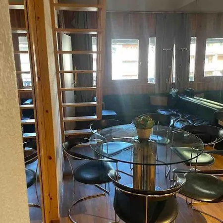 アパート 3 Bedroom With Balcony